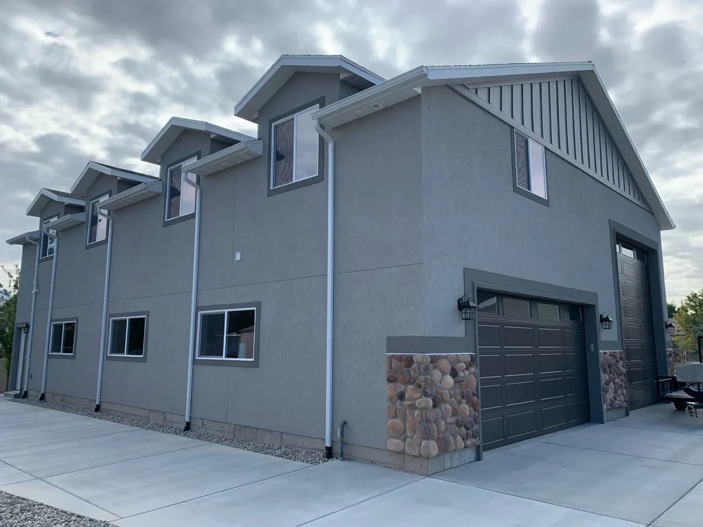 Large RV Shop with Two-Story Living Space photo 2