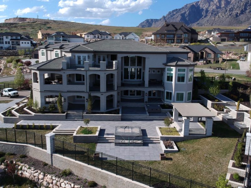 Hillside Estate Hardscape & Patio